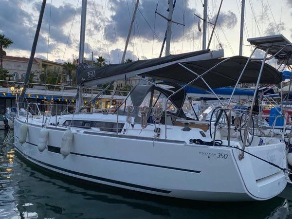 Alquiler Velero Dufour con o sin  título de navegación