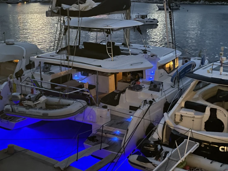 Alquiler Catamarán Lagoon con o sin  título de navegación