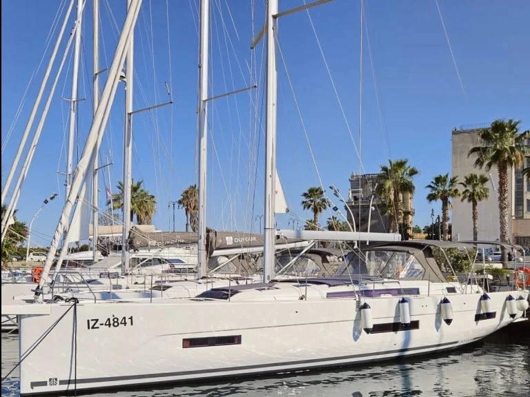 Alquiler Cagliari - Dufour Dufour 530 en SamBoat