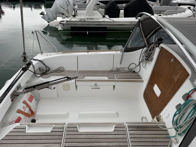 Alquiler Velero FIRST 25.7 Q.R con o sin  título de navegación
