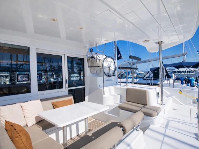 Alquiler de Catamarán, con o sin patrón Lagoon Antibes