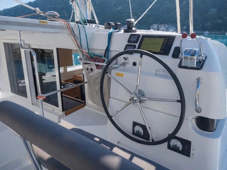 Catamarán para alquilar Antibes al mejor precio