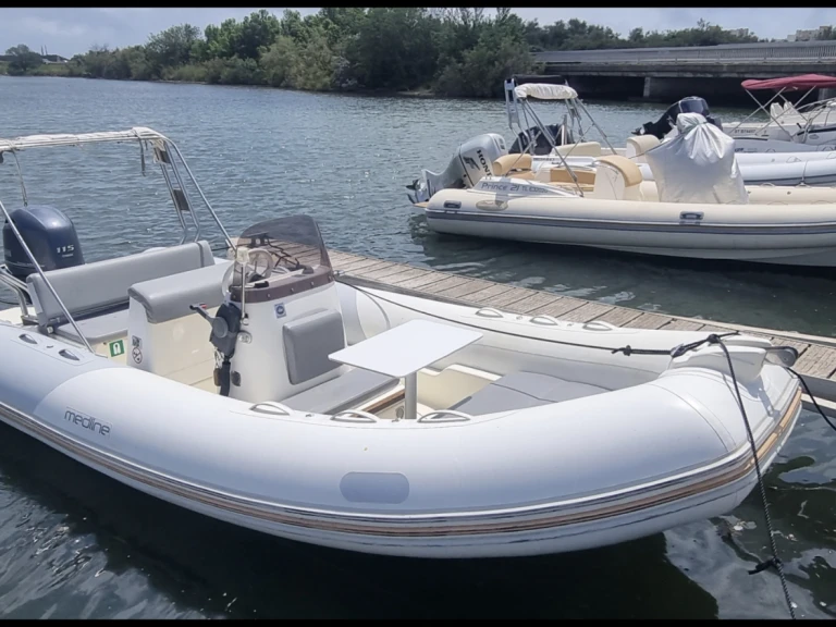 Alquiler de embarcaciones Zodiac Medline enFrancia en Samboat