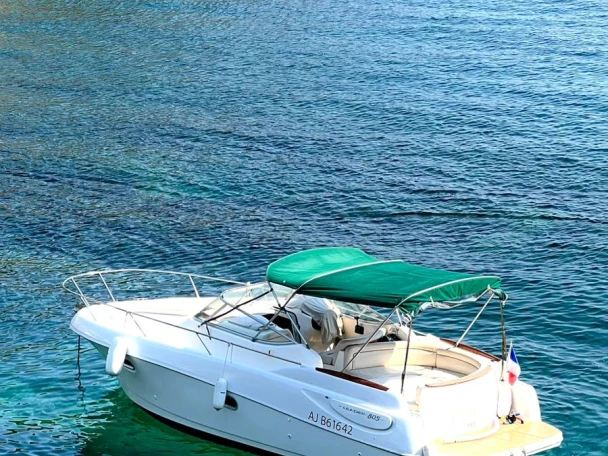 Alquiler Barco de motor Jeanneau con o sin  título de navegación