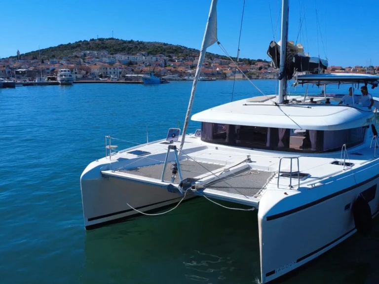 Alquiler de embarcaciones Lagoon Lagoon 42 enŠibenik en Samboat