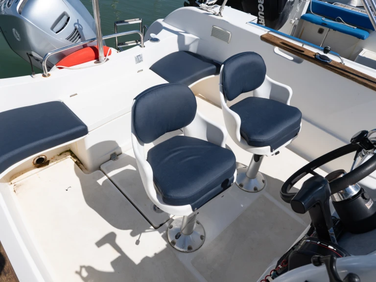 Alquiler de barcos Royan barato de Quicksilver 630 Commander