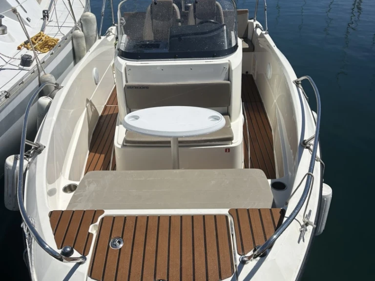 Quicksilver Activ 605 Open de alquiler a Marsella