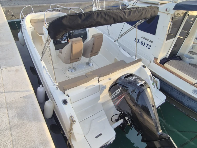 Alquiler de barcos Split barato de Activ 605 Open
