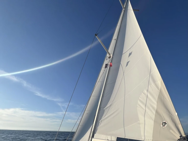 Alquiler Velero Jeanneau con o sin  título de navegación