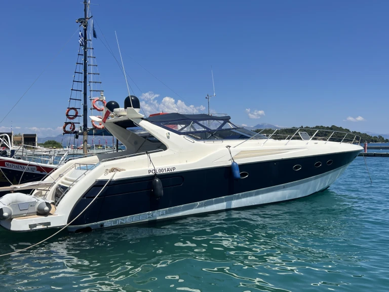 Alquiler de Sunseeker Camargue 55 en Nidrí