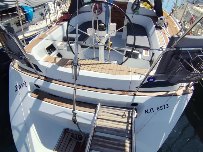 Alquiler de Grand Soleil Grand Soleil 37 Race en Atenas