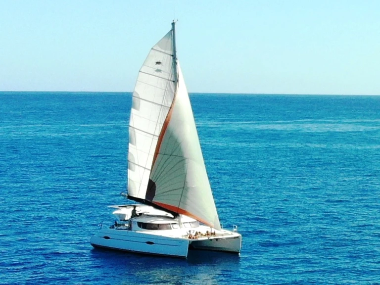 Alquiler de Catamarán, con o sin patrón Fountaine Pajot Nosy Be