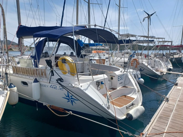 Alquiler de Velero, con o sin patrón Jeanneau Kórfos