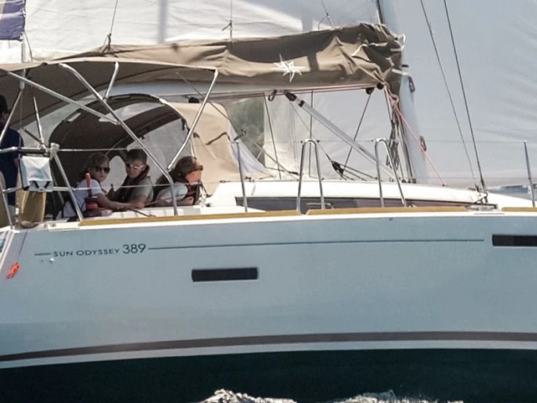 Alquiler Velero en Le Marin - Jeanneau Jeanneau Sun Odyssey 389