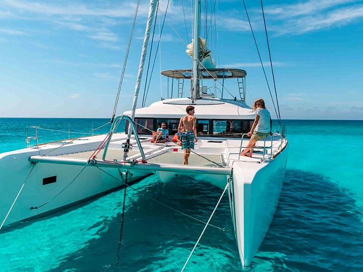 Alquiler de Catamarán, con o sin patrón Lagoon Atenas