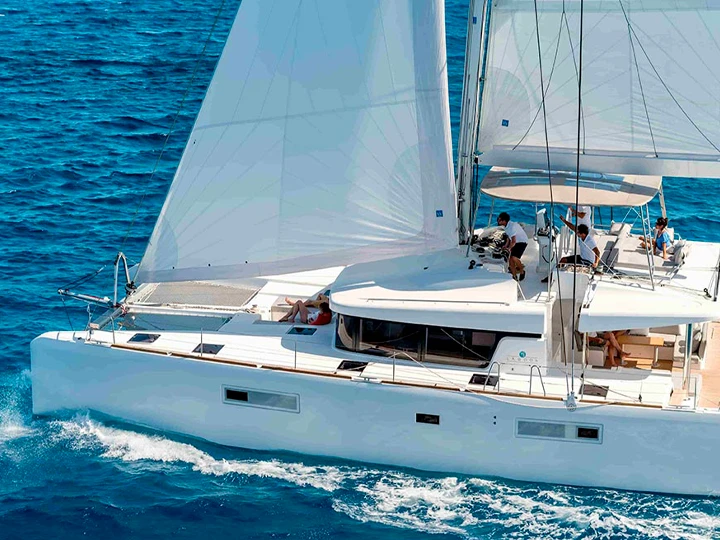 Alquiler Catamarán Lagoon con o sin  título de navegación