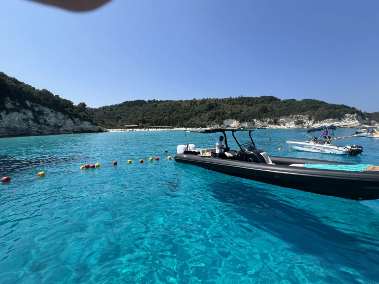 Alquiler de embarcaciones Sunseeker Portofino 400 enNidrí en Samboat