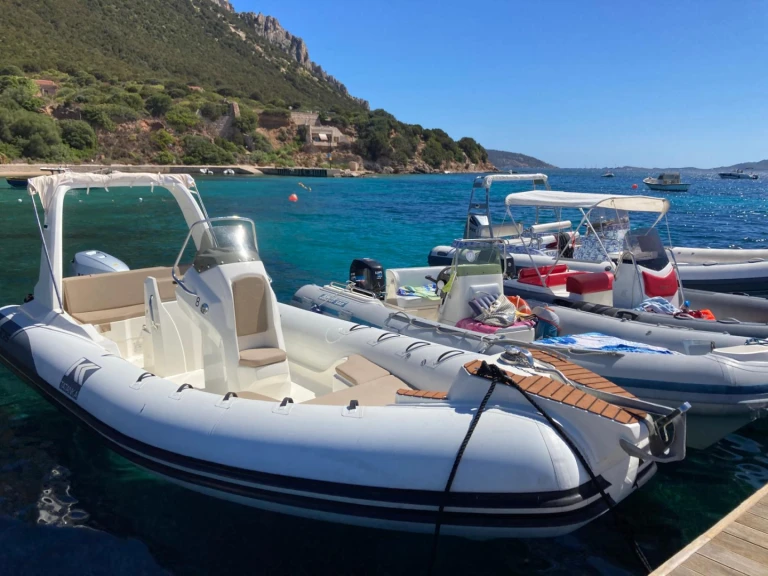 Alquiler de barcos Porto Rotondo barato de 700