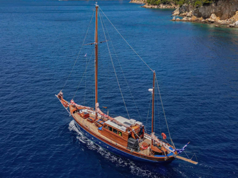 Alquiler Velero en Skiathos - Custom made by Psarros shipping Liberty