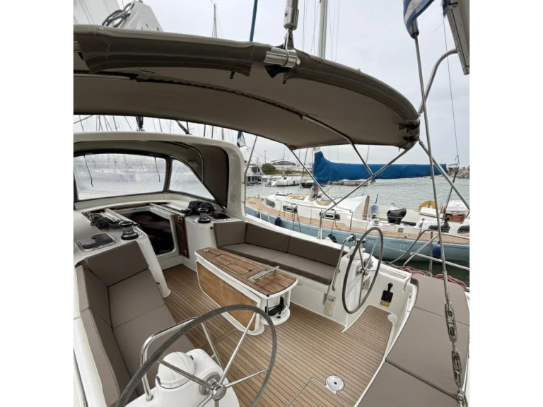 Alquiler de barcos Nikiána barato de Oceanis 50 Family