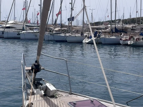 Alquiler de Velero, con o sin patrón Bavaria Lávrio
