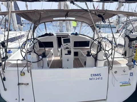 Alquiler de embarcaciones Jeanneau Sun Odyssey 440 enLávrio en Samboat