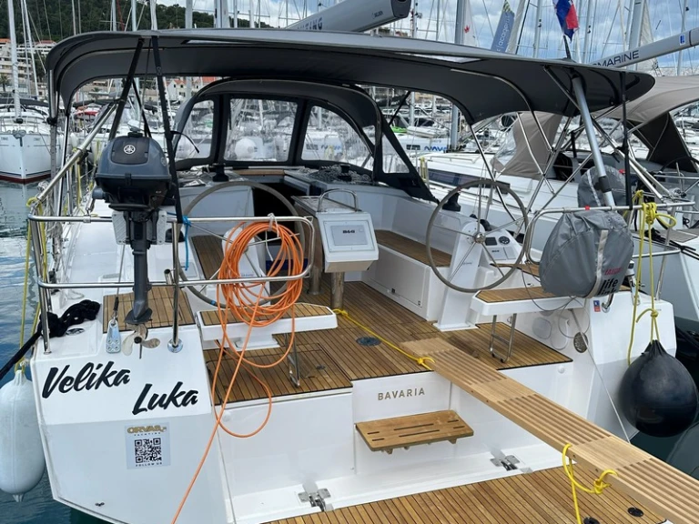 Alquiler Split - Bavaria Bavaria C38 en SamBoat