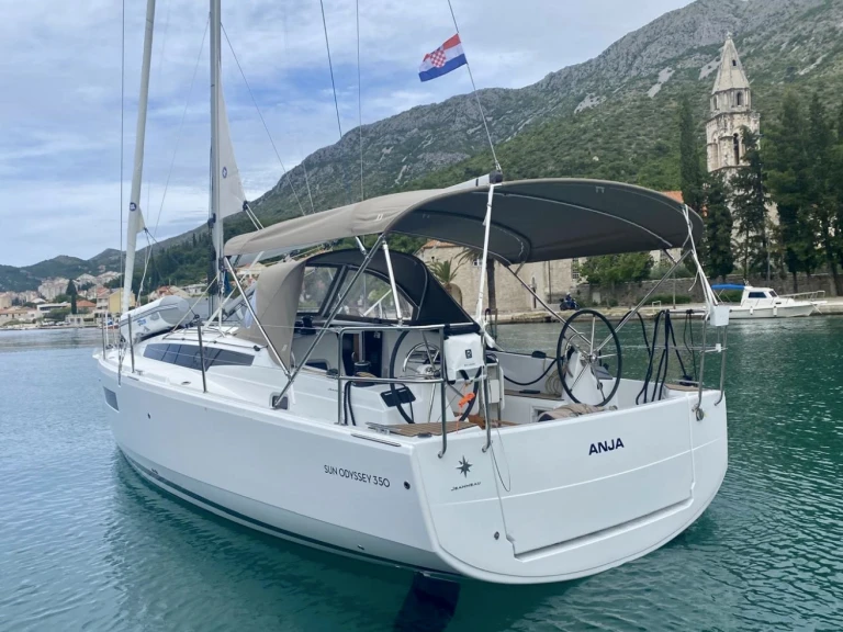 Alquiler Velero Jeanneau con o sin  título de navegación