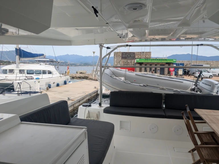 Alquiler de embarcaciones Lagoon Lagoon 46 enAjaccio en Samboat