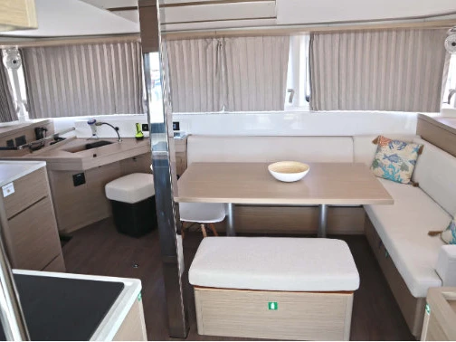 Alquiler de Catamarán, con o sin patrón Lagoon Álimos