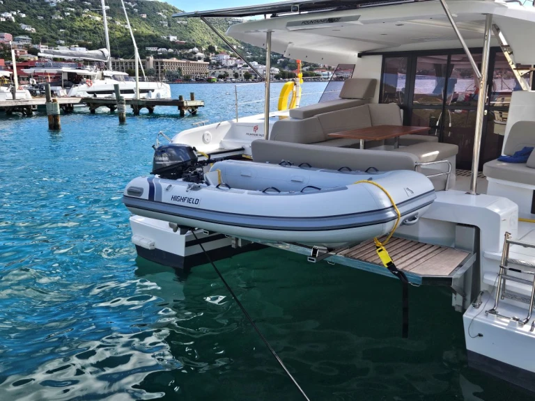 Alquiler de Fountaine Pajot Fountaine Pajot FP 41 Maesto 3  en Frenchtown