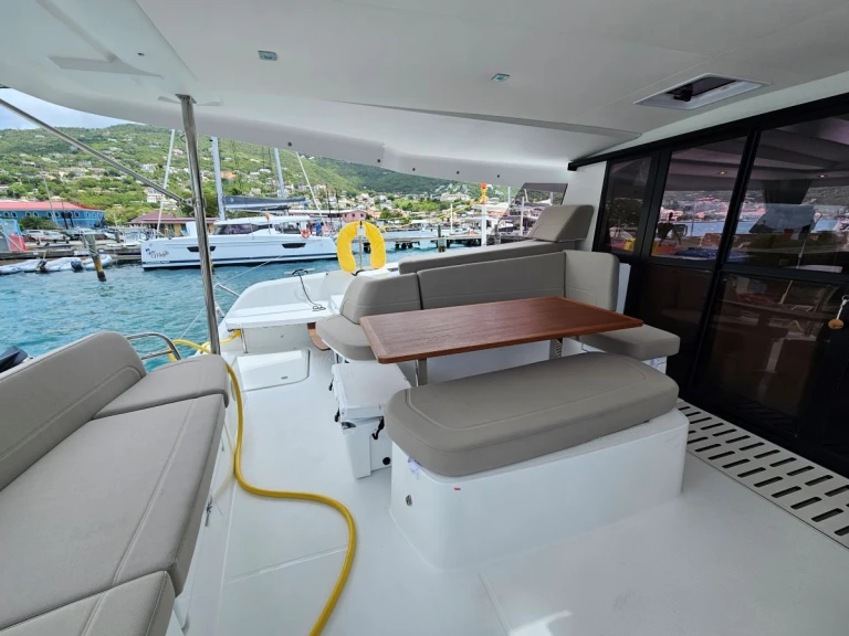Alquiler de barcos Frenchtown barato de Fountaine Pajot FP 41 Maesto 3 