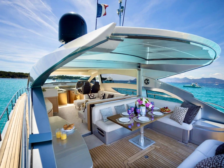 Alquiler de Yate de lujo, con o sin patrón Pershing Cannes