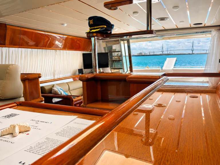 Alquiler de embarcaciones Ferretti 175 Fly enCádiz en Samboat