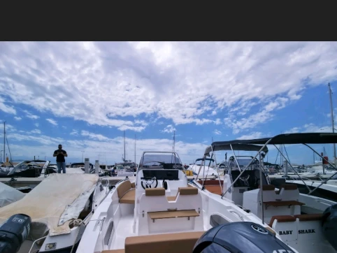 Alquiler de embarcaciones Nireus Nireus 620 cl enAltea en Samboat