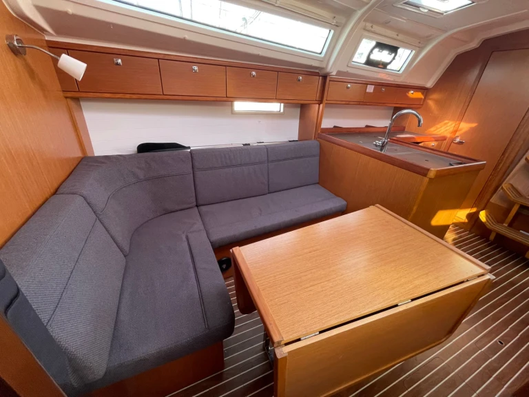 Alquiler de Bavaria Cruiser 37 en Punta Ala