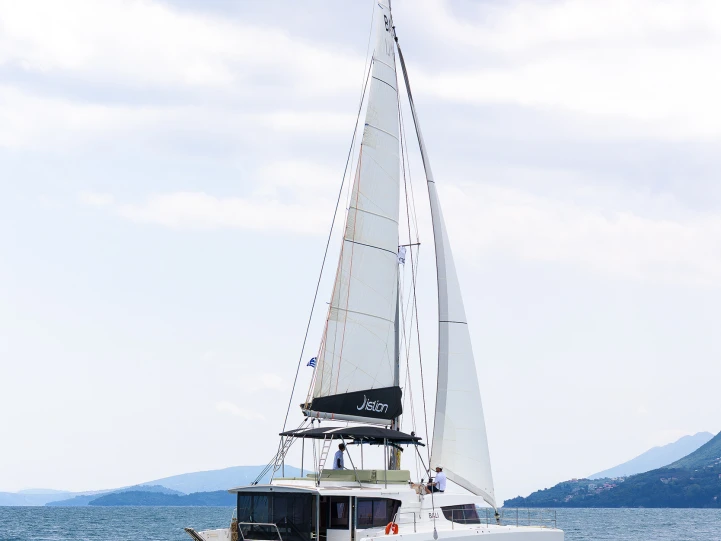Catamarán para alquilar Lefkáda al mejor precio