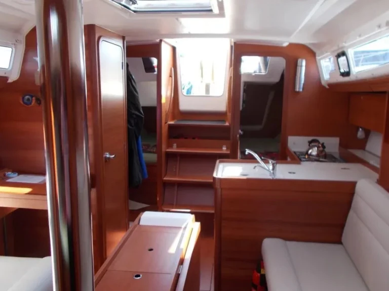 Alquiler de barcos Marsala barato de Dufour 350
