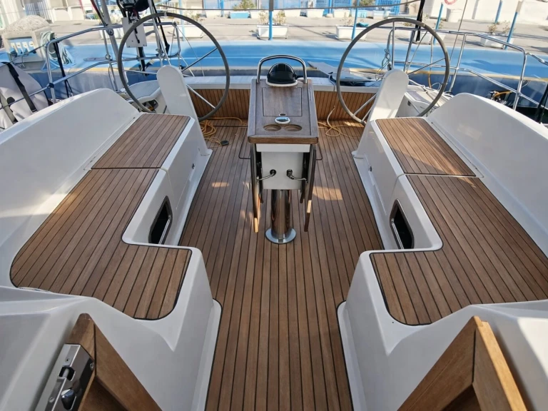 Velero para alquilar Gouviá al mejor precio