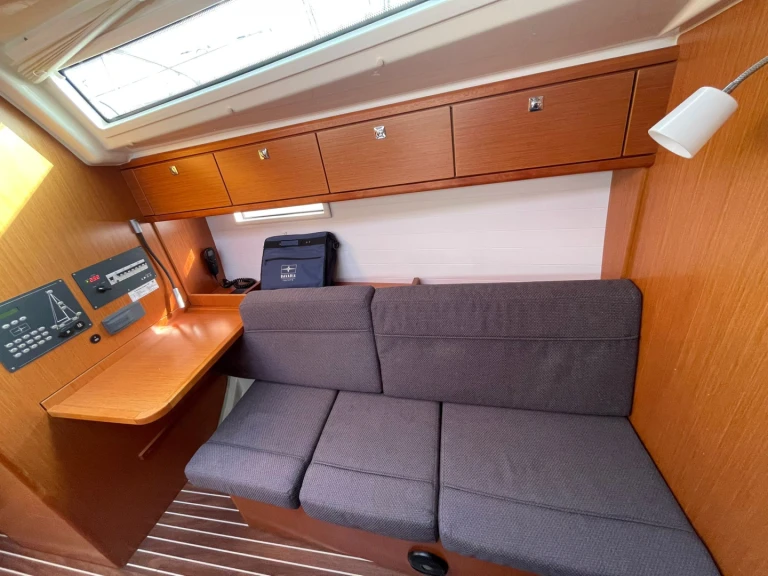 Alquiler de embarcaciones Bavaria Cruiser 37 enPunta Ala en Samboat