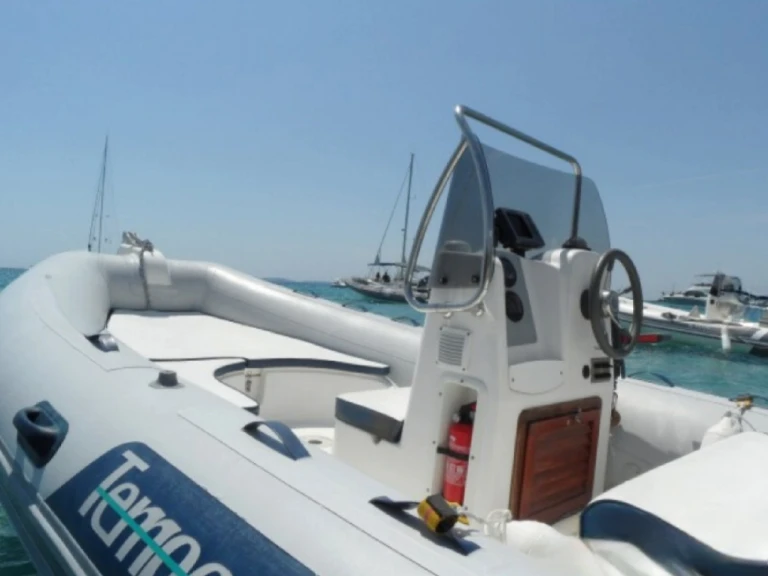 Alquiler de Capelli Capelli 500 en Golfe-Juan