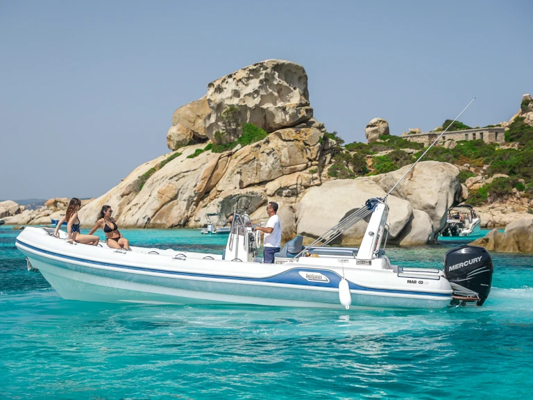 Alquiler de barcos Santa Teresa Gallura barato de twenty seven