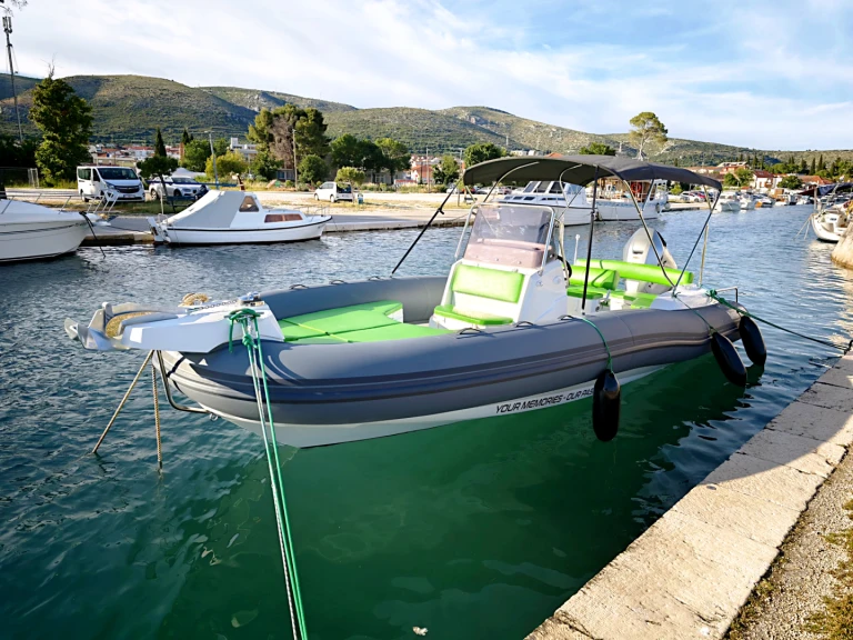 Alquiler Neumática Marlin Boat con o sin  título de navegación