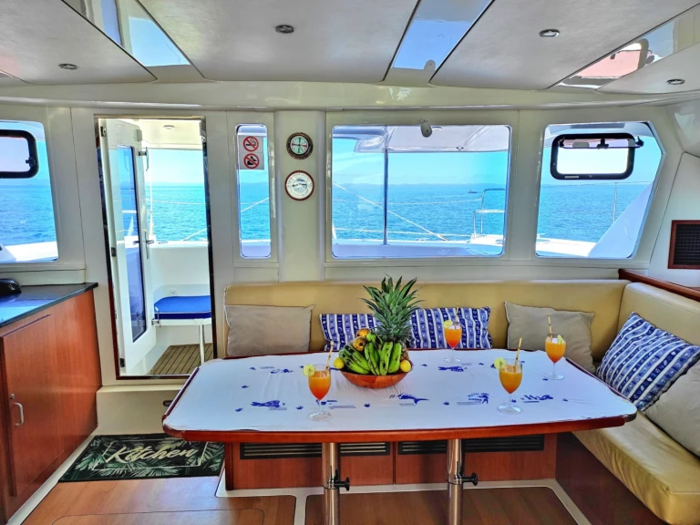 Alquiler de Leopard Leopard 44 en Nosy Be