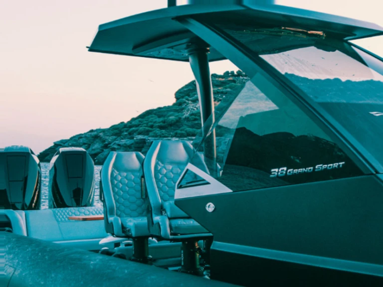 Alquiler Neumática en Kýthnos (Ciudad) - Technohull GRAND SPORT 38