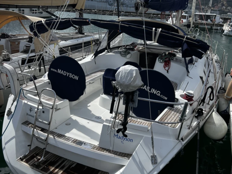 Alquiler de Jeanneau Sun Odyssey 44i en La Spezia