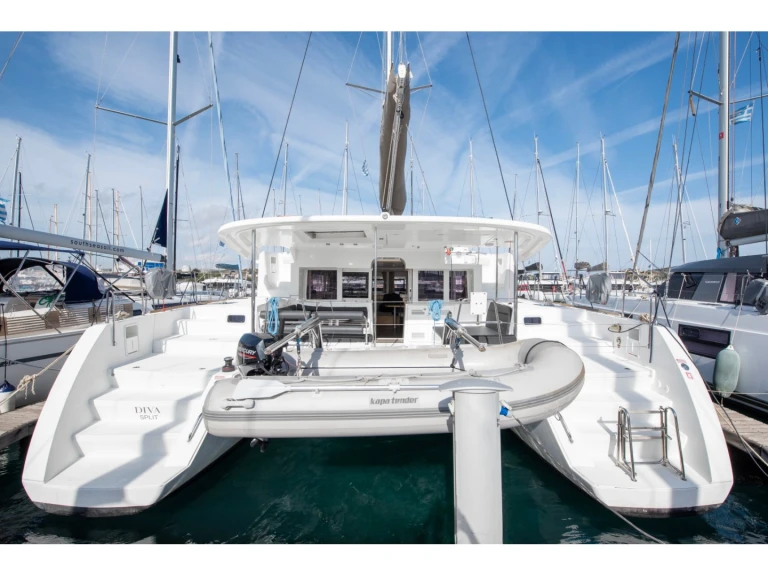 Alquiler de barcos Lávrio barato de Lagoon 450 F