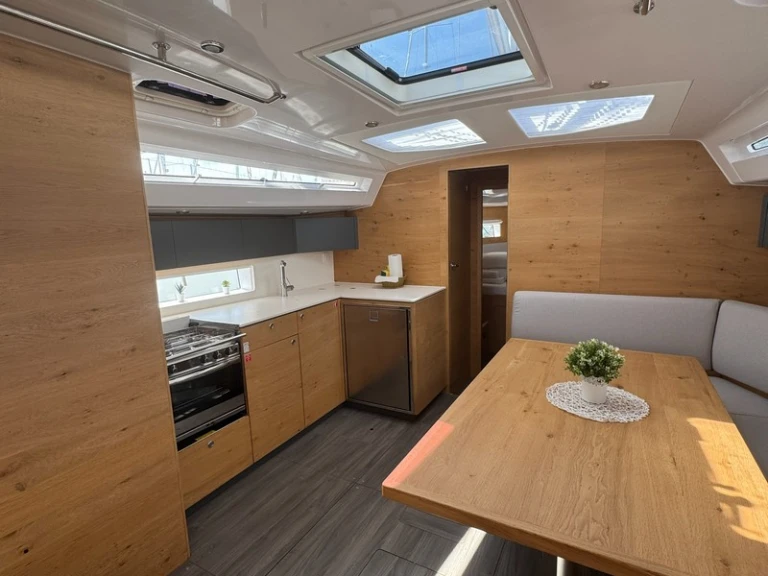 Alquiler de embarcaciones Elan Impression 45 enSplit en Samboat