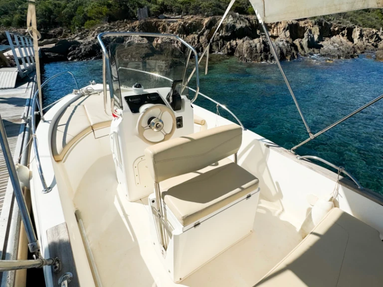 Lancha para alquilar Port de Bormes-les-Mimosas al mejor precio