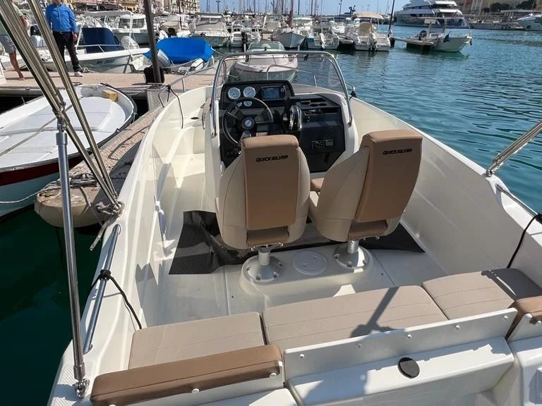 Alquiler de embarcaciones Quicksilver Quicksilver 555 Open enVillefranche-sur-Mer en Samboat